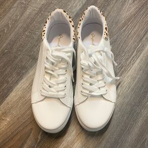 Qupid  tennis shoes  white and brown  size 7